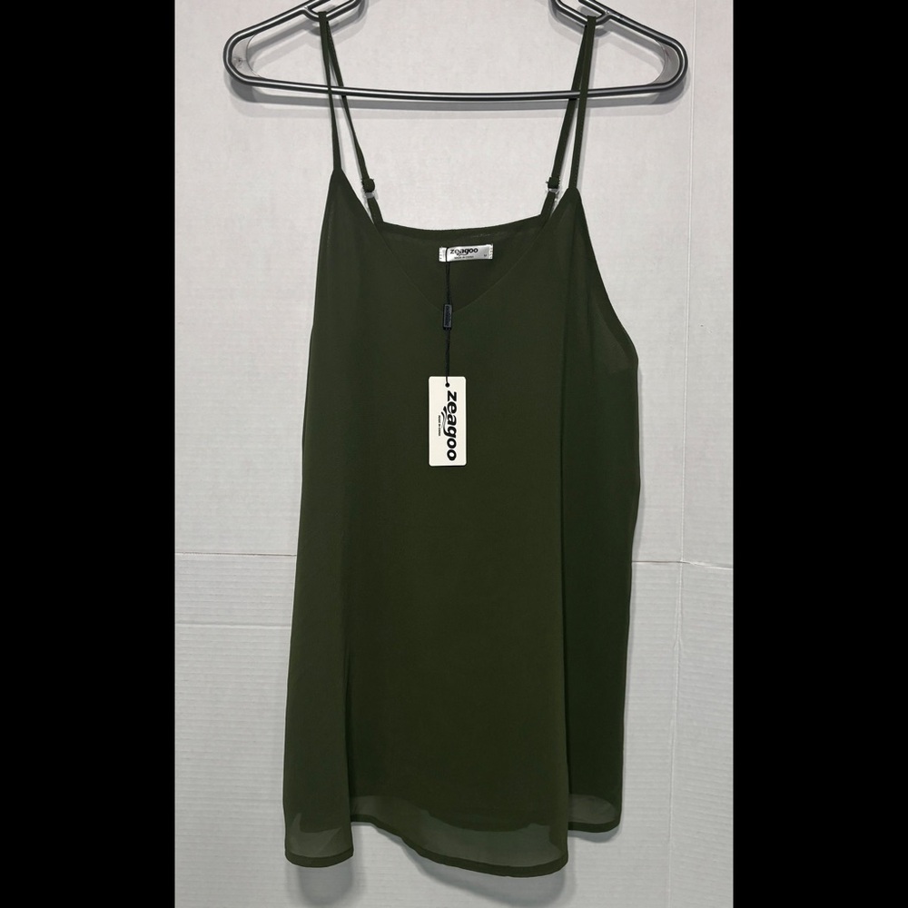 Zeagoo Women’s Olive Green V-Neck Spaghetti Strap Camisole Tank top